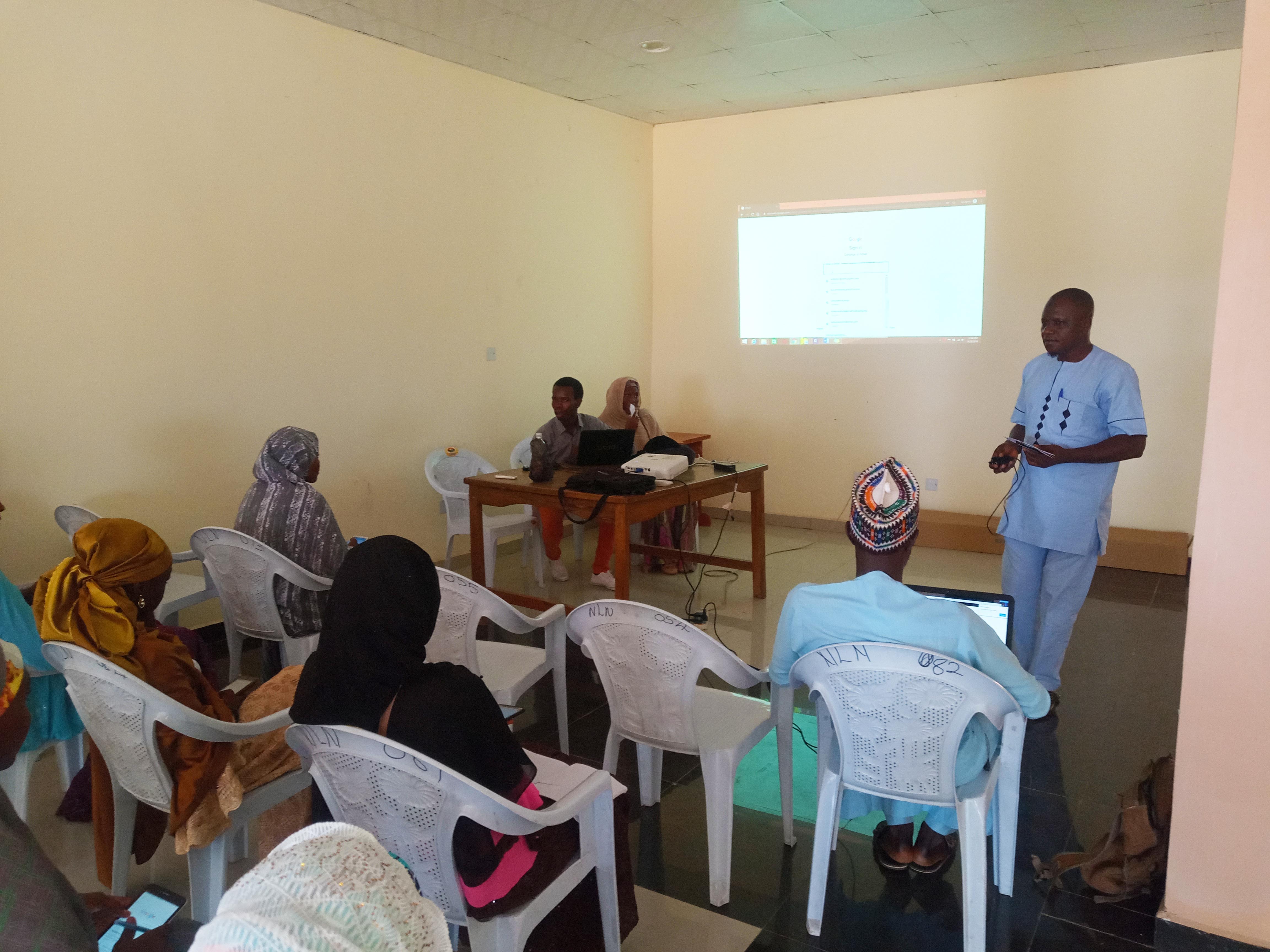 Second speaker presenting to participants at the workshop